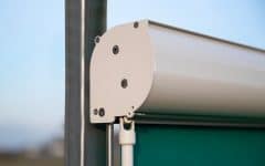 Particolare tenda da esterno a rullo filtrante Roller Box